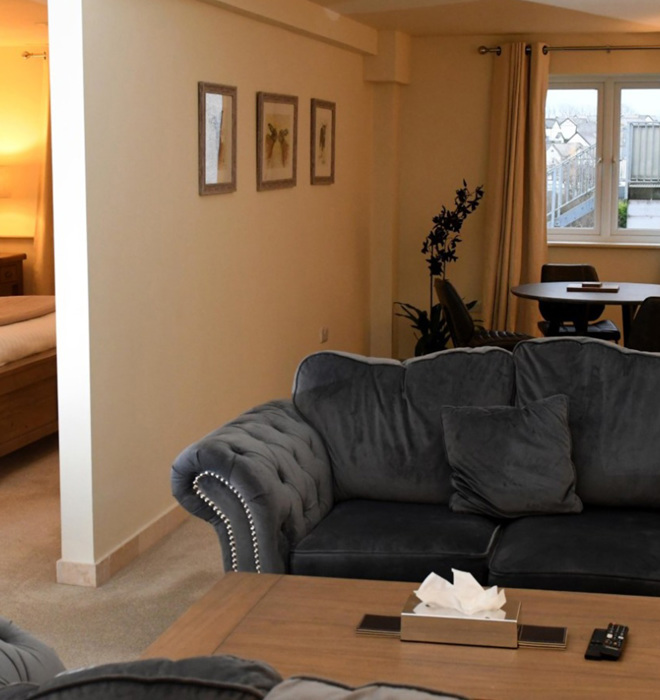 Spacious Family Room at Comis Hotel