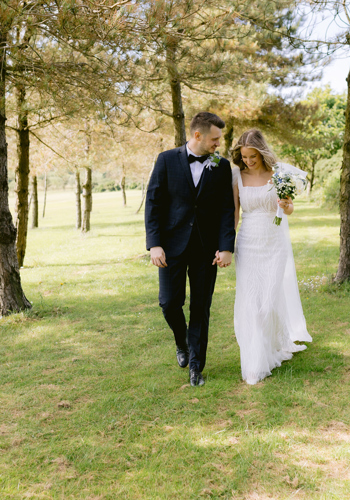 Romantic outdoor wedding photoshoot at Comis